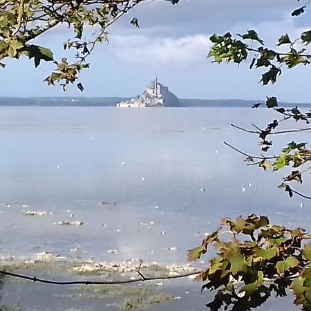 Entre Mont St Michel Et Merveille Vains Exterior photo