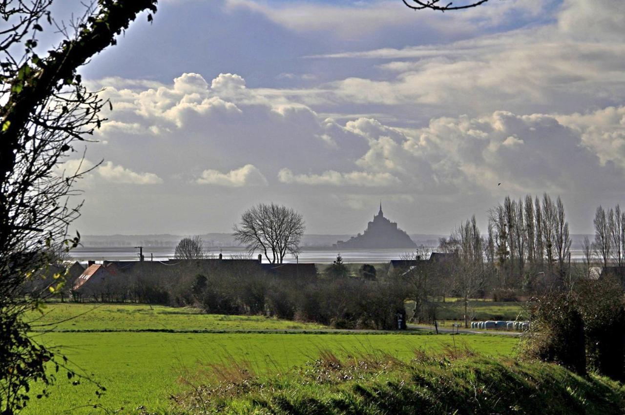 Entre Mont St Michel Et Merveille Vains Exterior photo